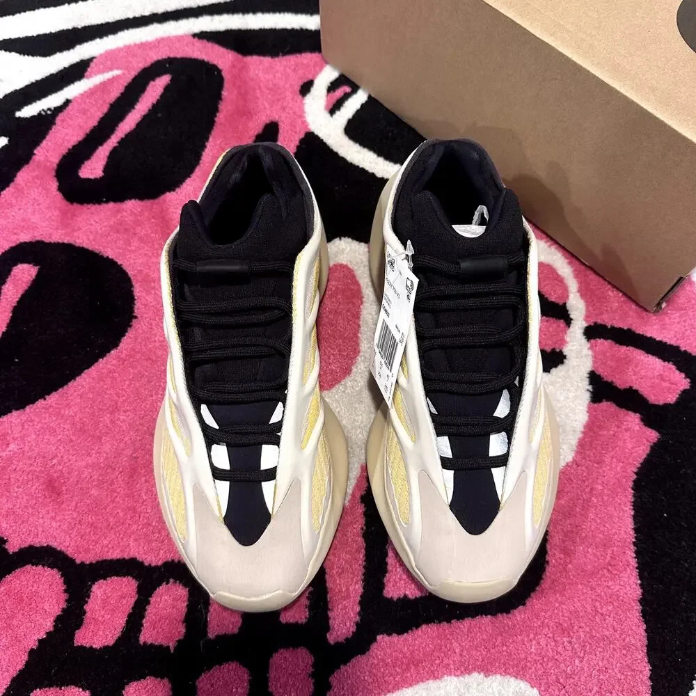 adidas Yeezy 700 V3 
